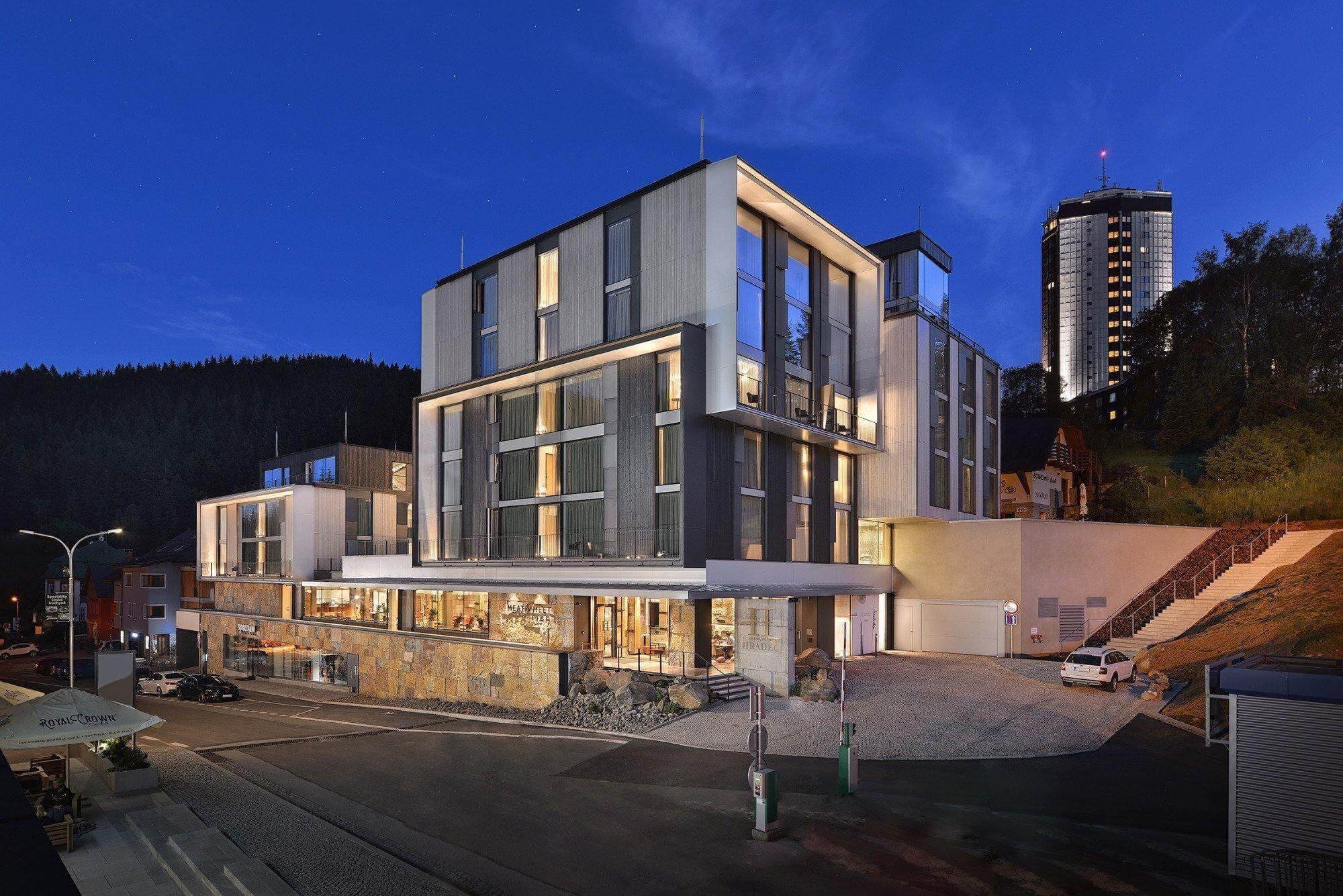 GRAND HOTEL HRADEC s pokorou k přírodě