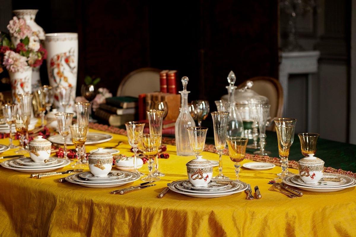 porcelán s koňmi gien francouzský fajáns