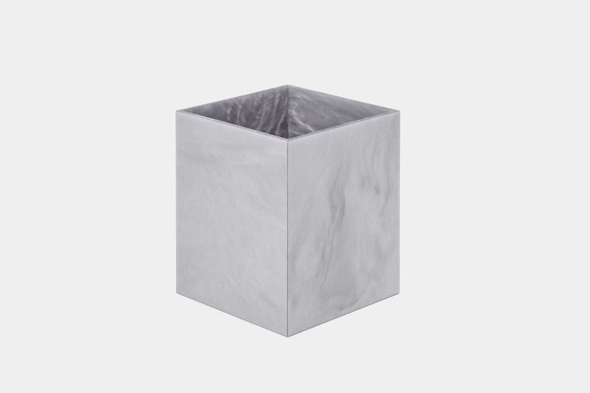 PINETTI Elegantní odpadkový koš z leštěné pryskyřice BEA