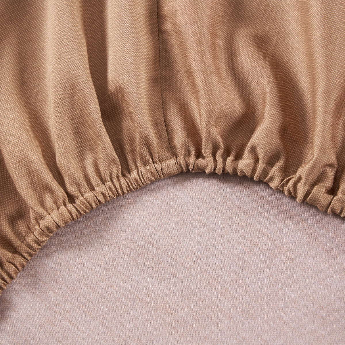 Hnědé saténové prostěradlo MIDNIGHT FLOWERS