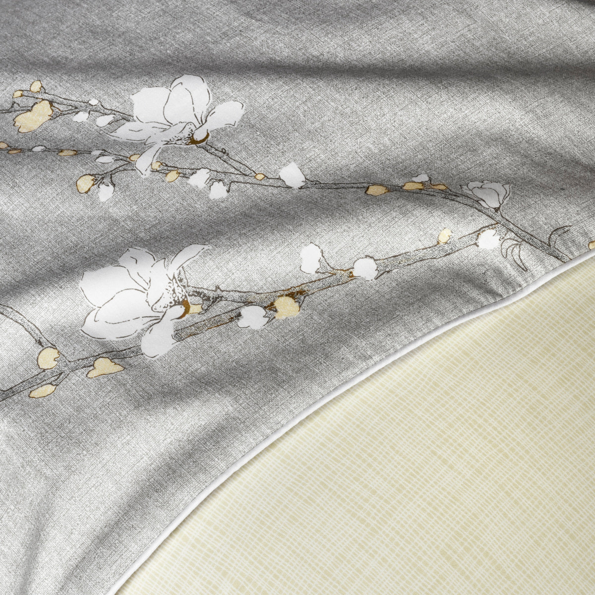 Luxusní povlečení bavlněný satén BOSS ALMOND FLOWERS