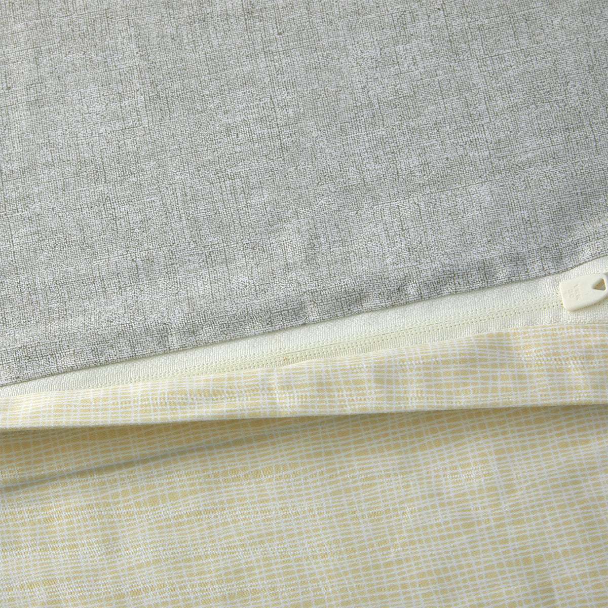 Luxurious cotton satin bedding HUGO BOSS ALMOND FLOWERS