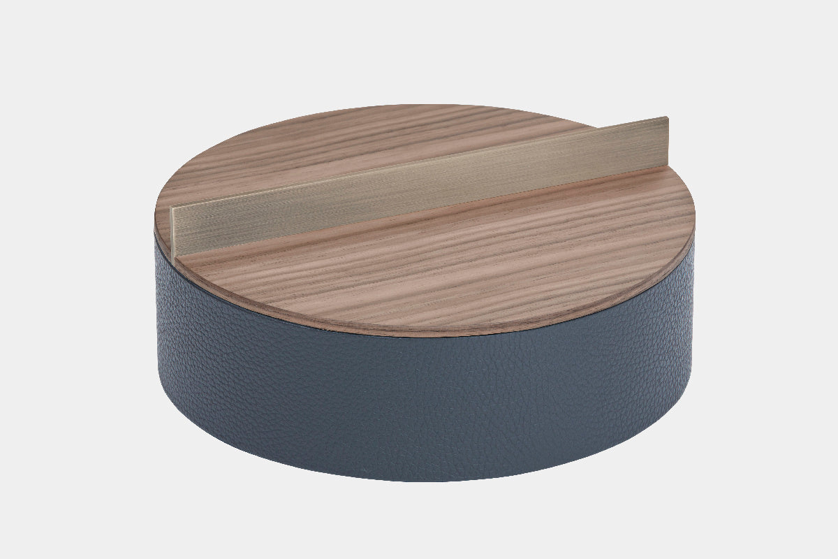Nízký kožený box DAMA s víkem z ořechového dřeva