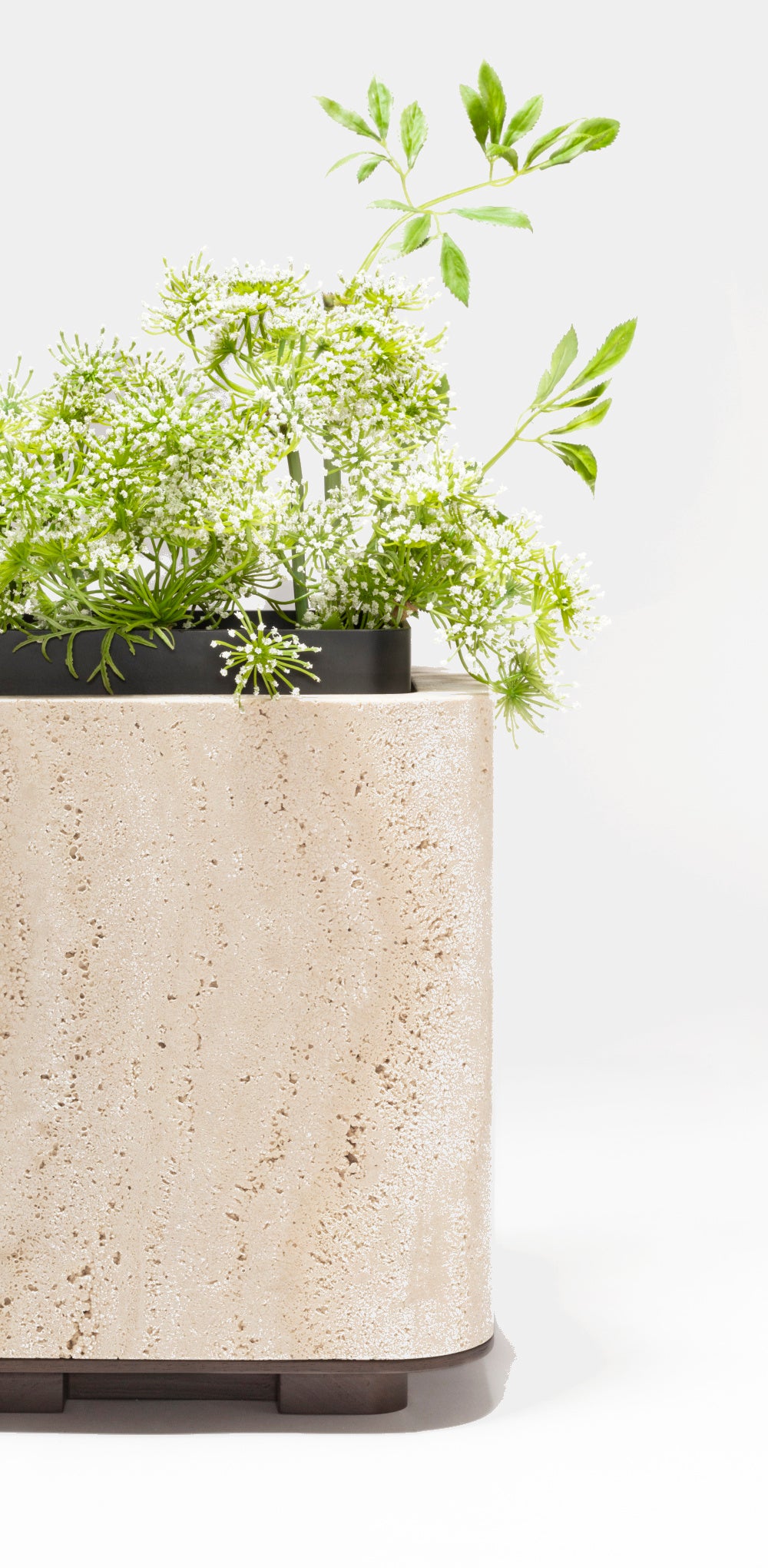 Lloyd Velká designová váza z travertinu a bronzu