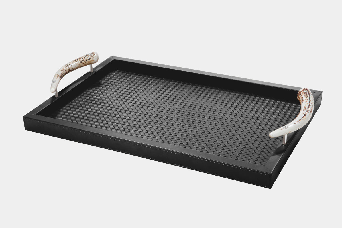 Kožený podnos DAFNE s úchytkami z jeleního parohu