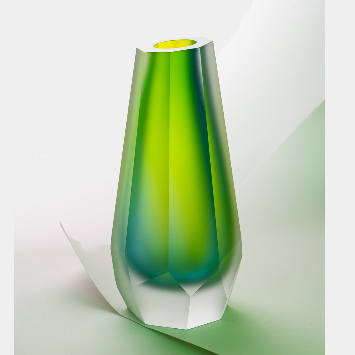shardart Křišťálová váza HRANA / mat - aurora lime