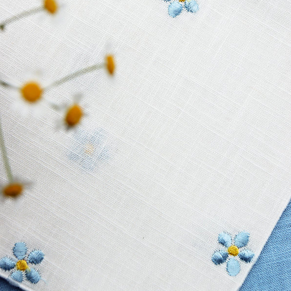 Giardino Segreto Lněné ubrousky Pratoline Azzurre s vyšitými květy