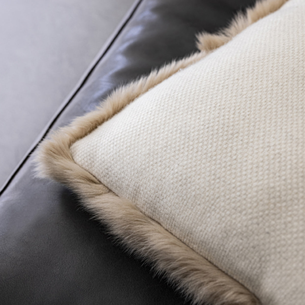 ALONPI Luxusní polštář z ovčí kožešiny a kašmíru