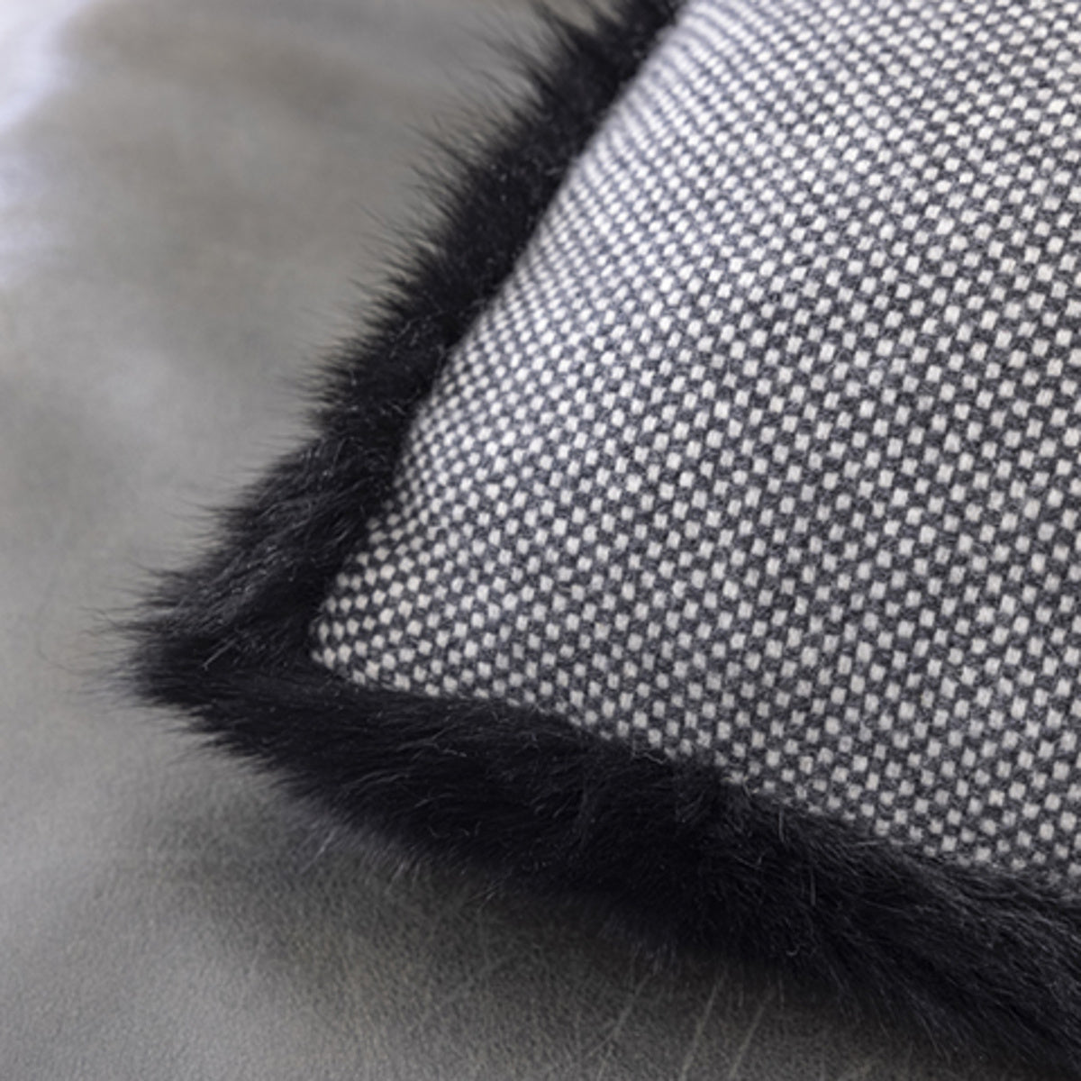 ALONPI Luxury sheepskin and cashmere pillow