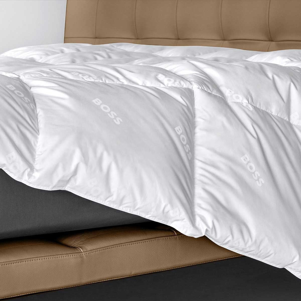 HUGO BOSS HOME hřejivá přírodní přikrýka s husím peřím 195 G/M²