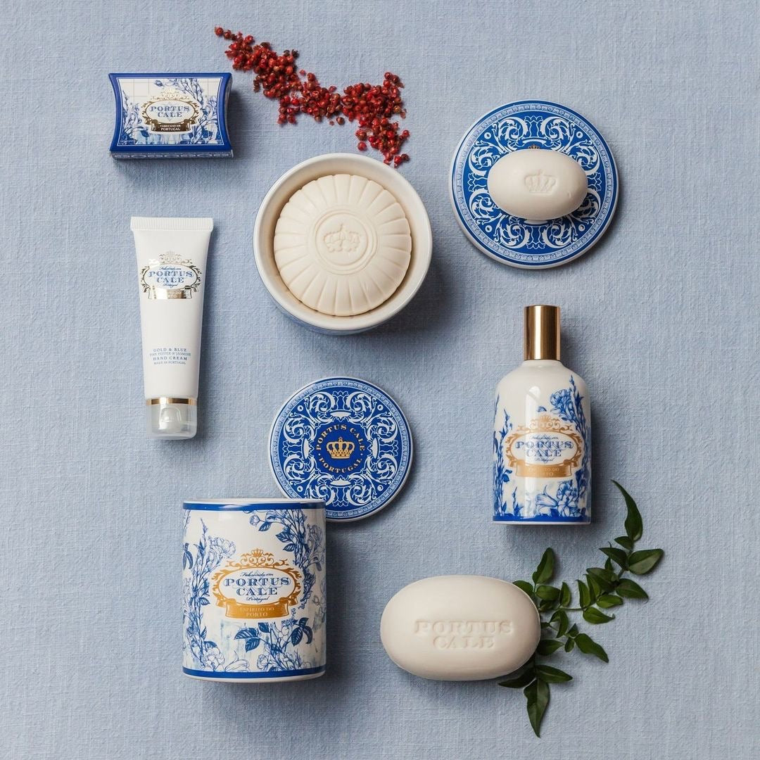 Luxusní mýdlo v dárkové dóze Castelbel Gold & Blue - Růžový pepř a jasmín