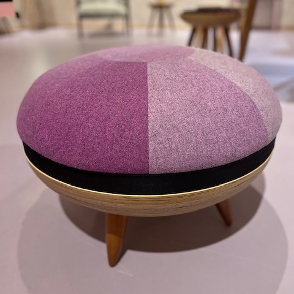 Designové sedátko Makronka Helena Dařbujánová