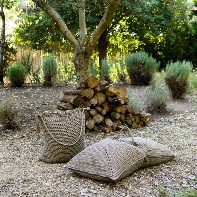 Sedací polštář s uchem pro indoor a outdoor - SAND - IOTA - perdonahome