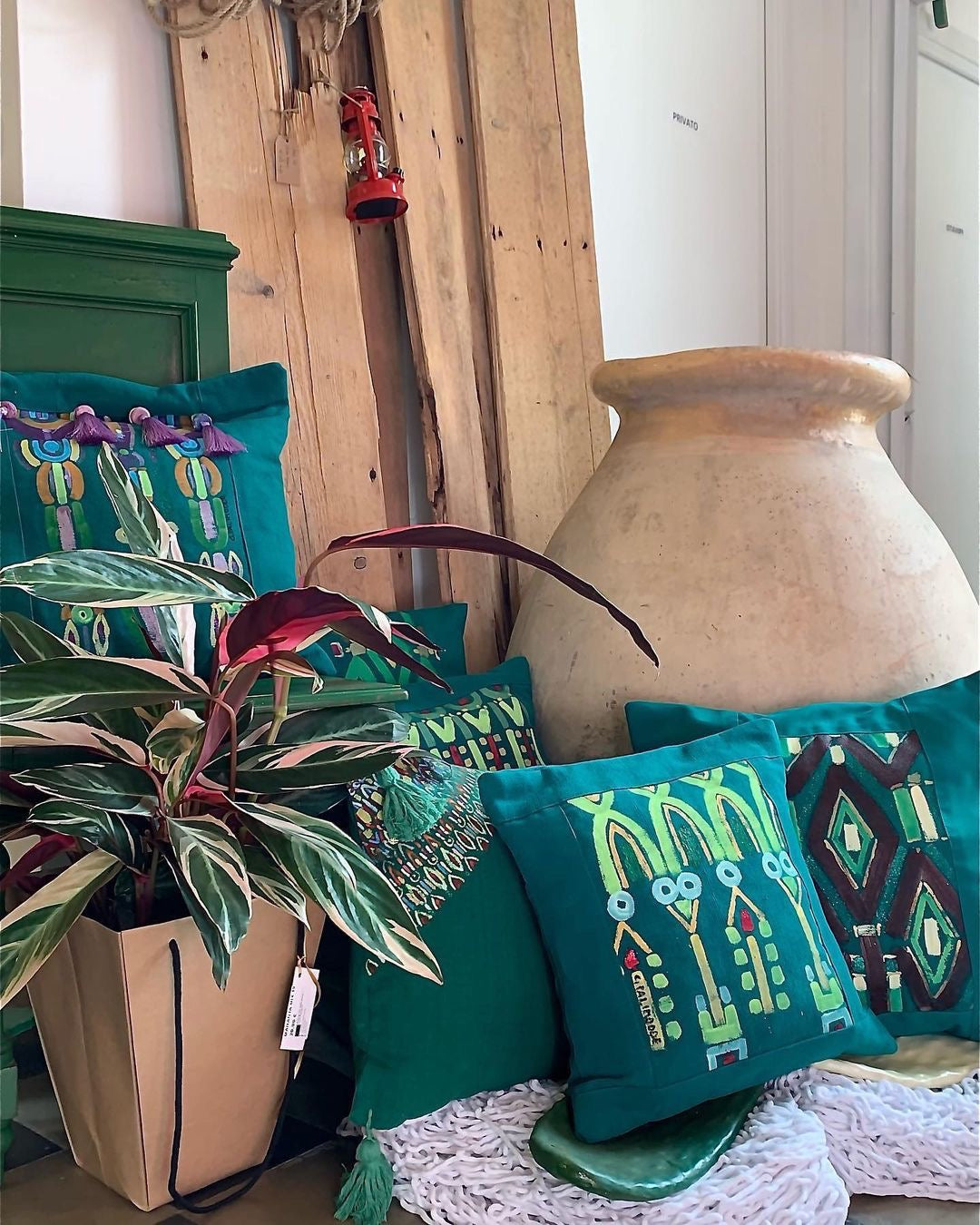 LE BOTTEGHE SU GOLOGONE Polštář ručně malovaný