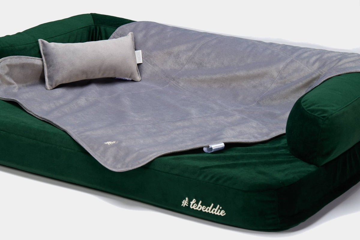 LEBEDDIE Luxusní sametová deka pro psa