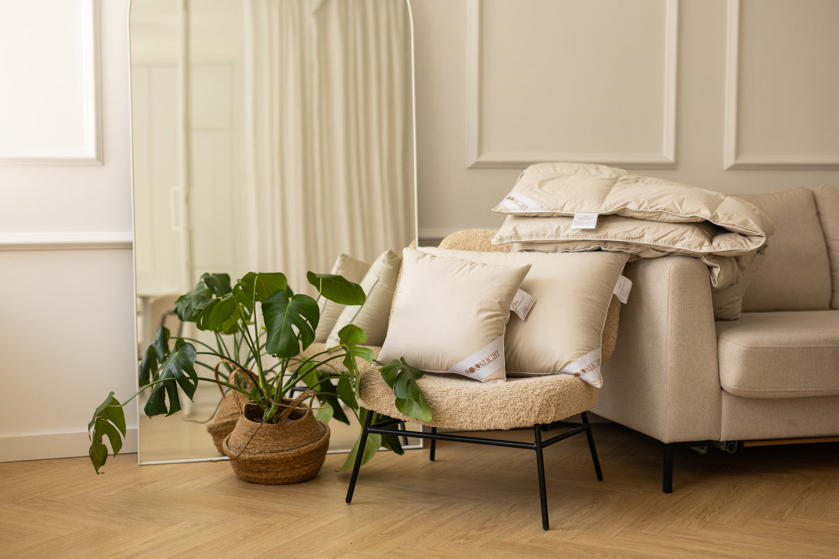 Moonlight LIGHT saténová přikrývka s husím peřím 100 g/m²