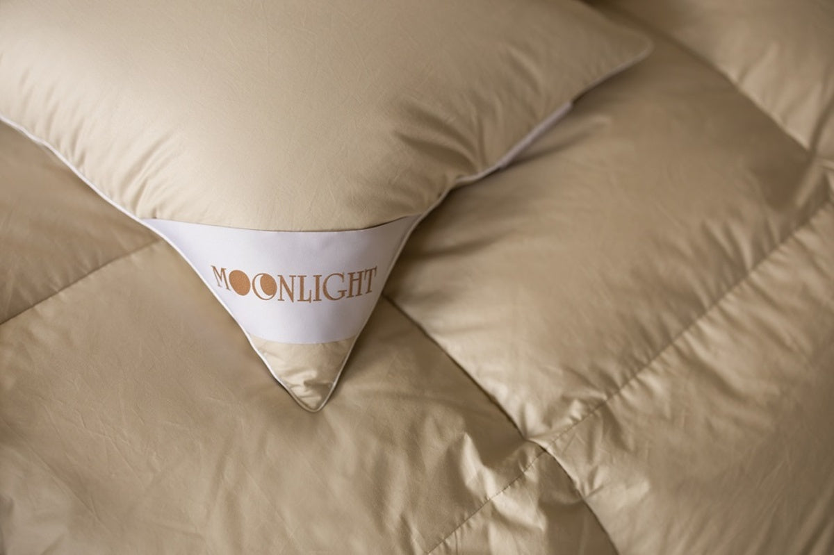 Moonlight LIGHT saténová přikrývka s husím peřím 100 g/m²