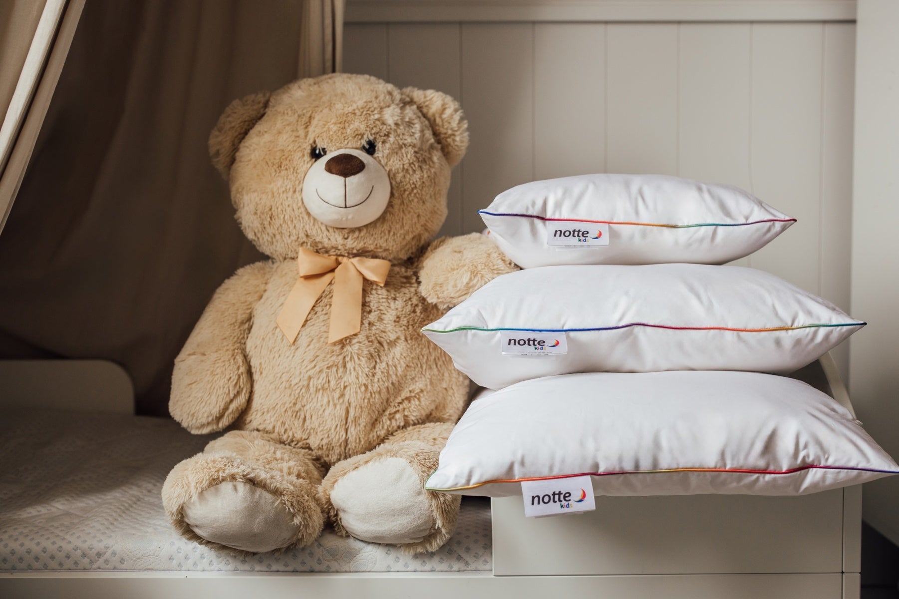 Notte Kids Dětský péřový polštář tříkomorový