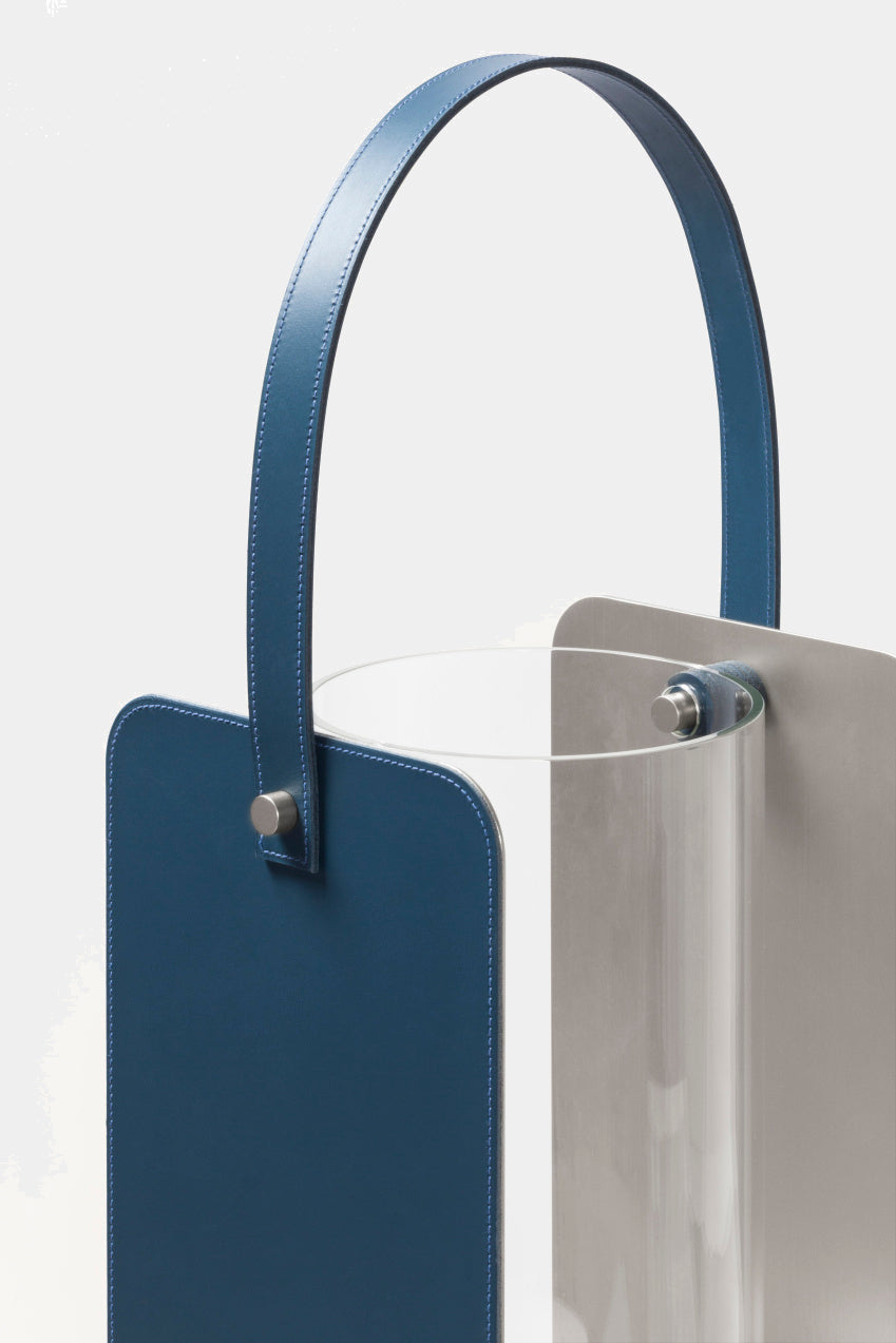 Designová lucerna LUMEN v koženém obalu s čirým sklem