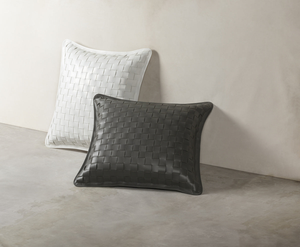 Кожаная декоративная подушка ВЕРОНА