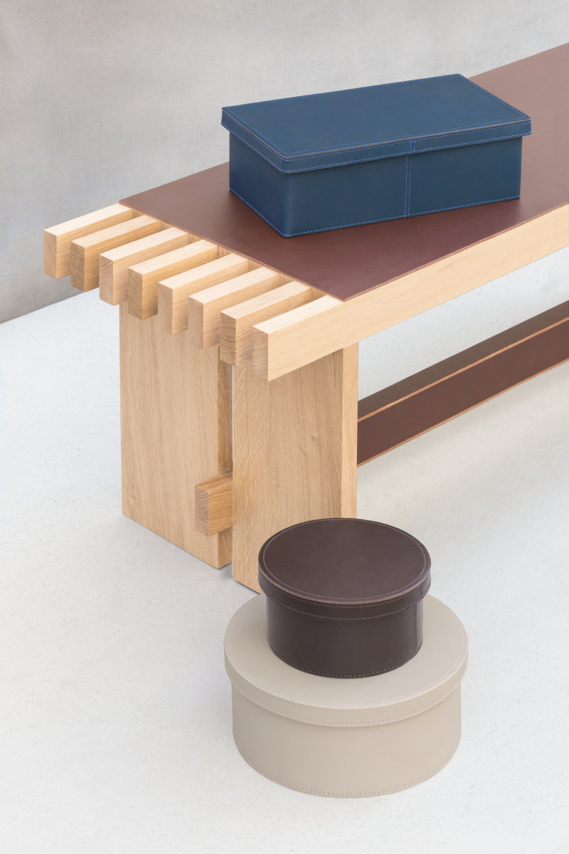 Designová lavice YUGA z jasanového dřeva
