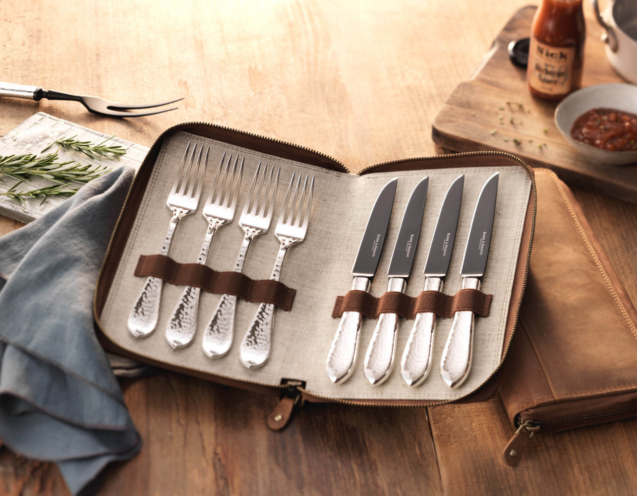 Robbe Berking Stříbrný steakový příbor v koženém etui