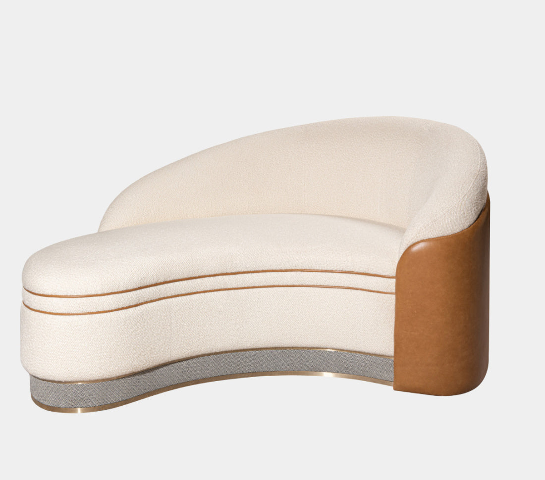 Designová sofa BLANCS MANTEAUX S – Red Edition × Tristan Auer