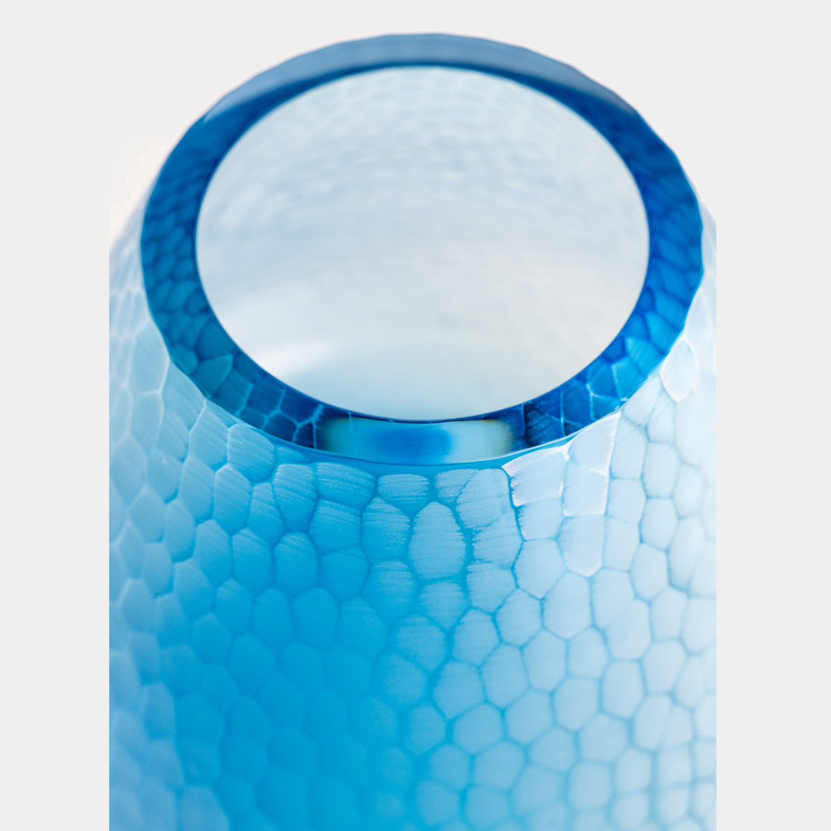 Modrá broušená Křišťálová váza HADÍ KŮŽE - aquamarine