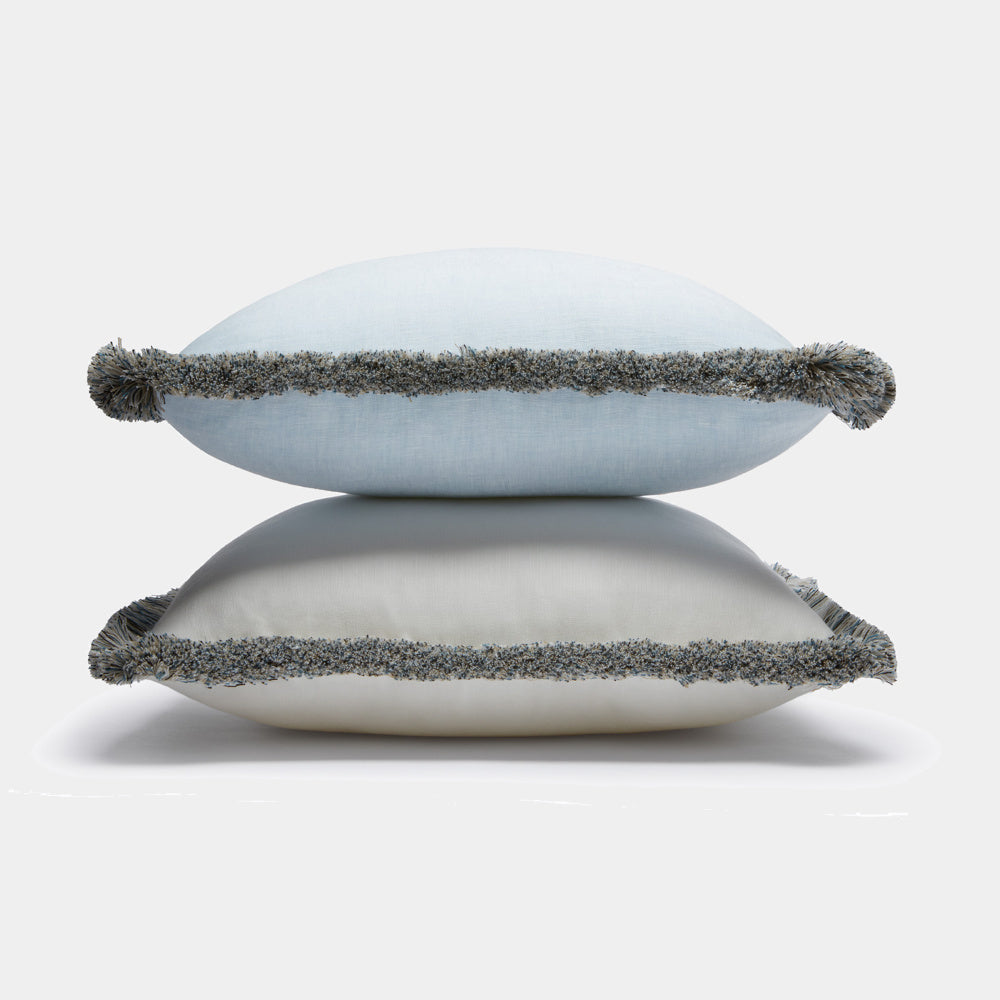 lněný dekorační polštář s barevnými třásněmi