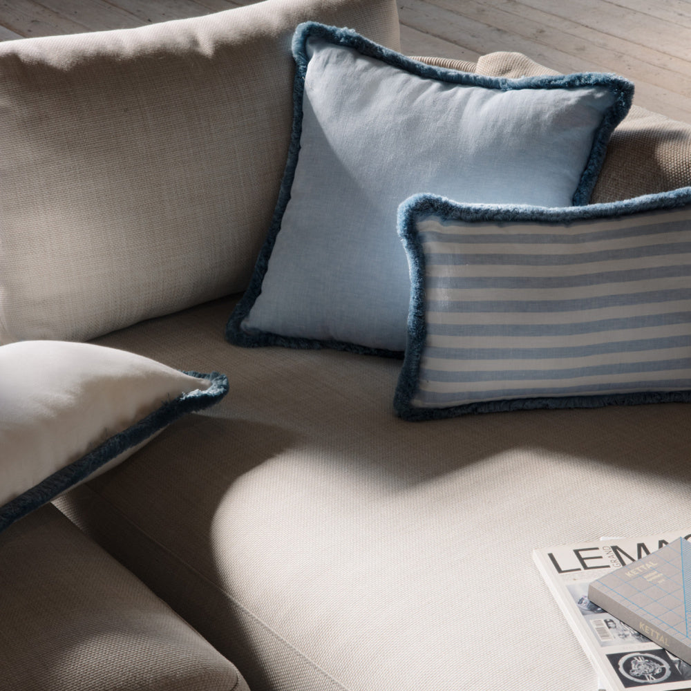 lněný dekorační polštář s třásněmi