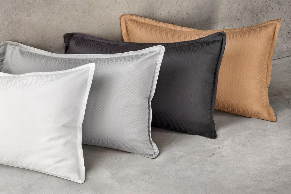 Luxusní povlečení bavlněný satén LOFT MILK - BOSS Home - perdonahome