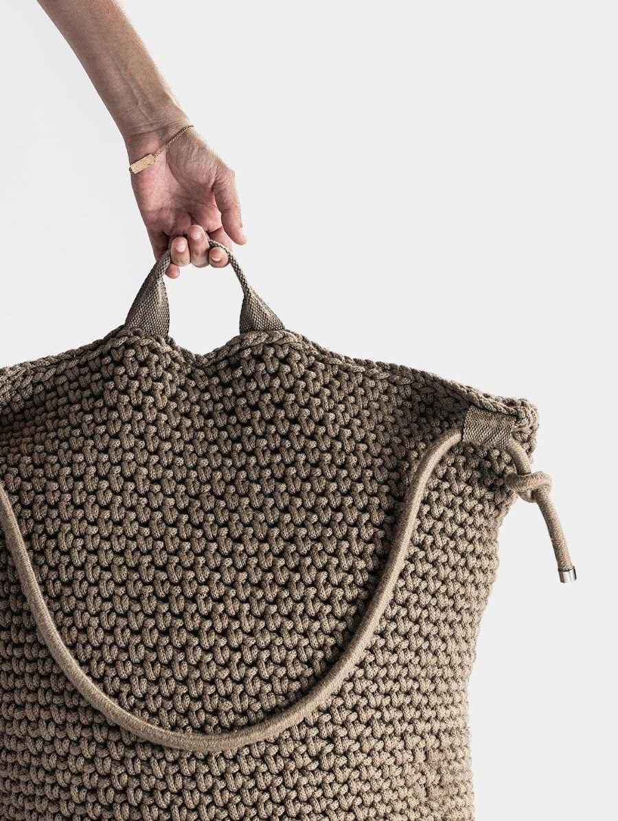 Sedací polštář s uchem pro indoor a outdoor - CACAO - IOTA - perdonahome