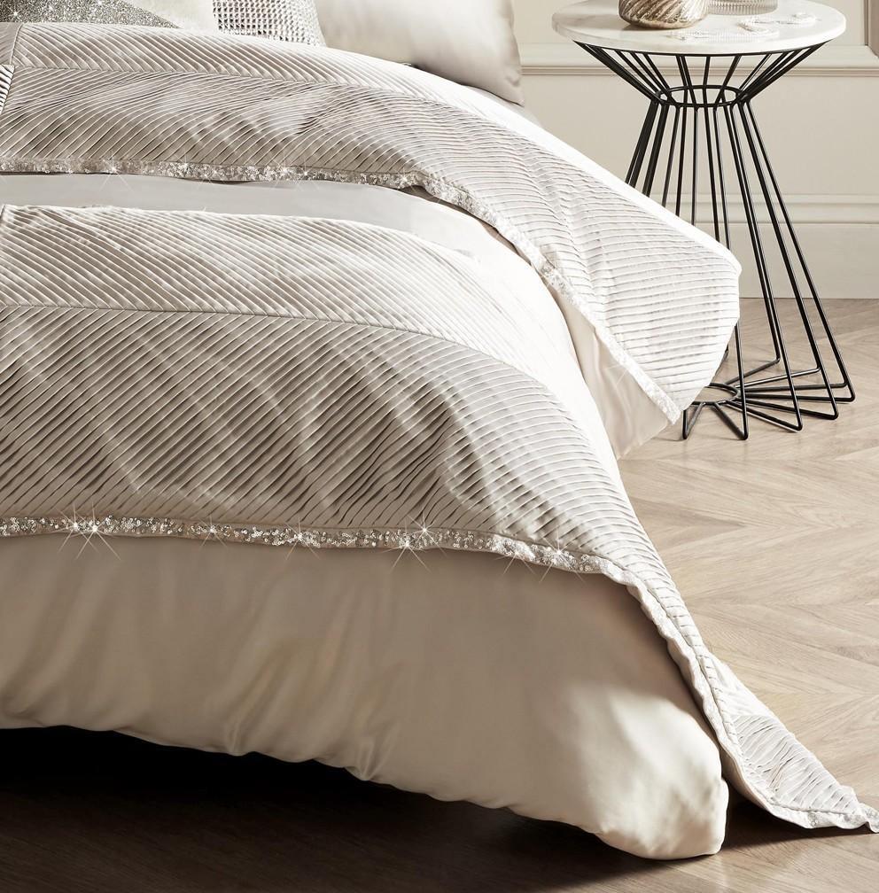 KYLIE MINOGUE HOME luxusní saténový přehoz přes postel ZINA