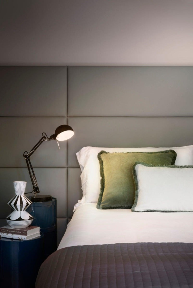 LO DECOR sametový dekorační polštář s třásněmi HAPPY PILLOW