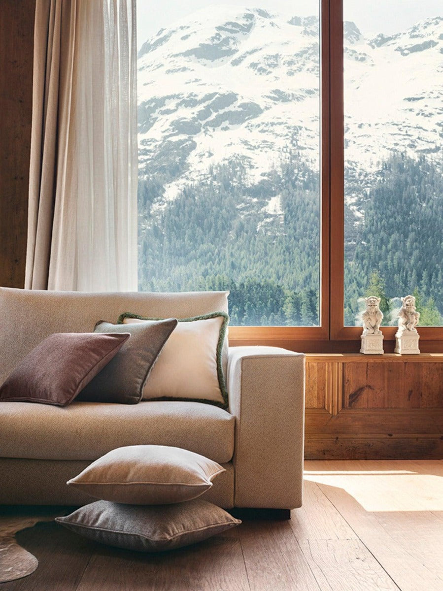 LO DECOR sametový dekorační polštář s třásněmi HAPPY PILLOW