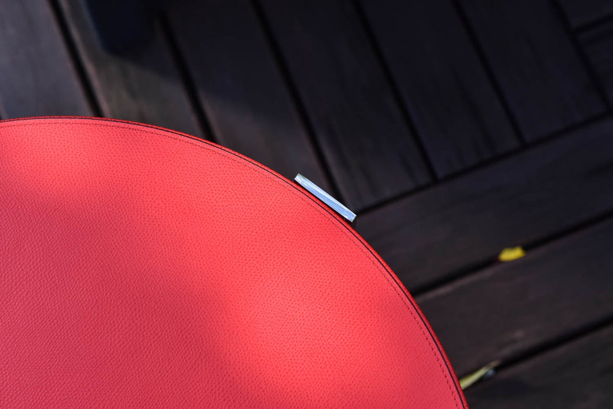 PINETTI konferenční stolek s koženou deskou