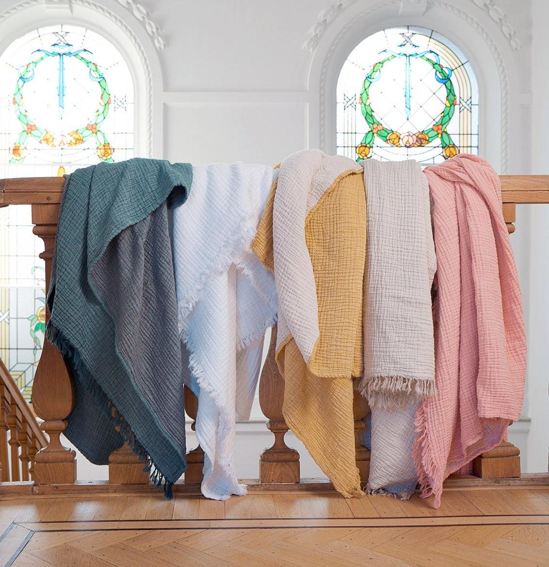 OLIVIER DESFORGES Mušelínový přehoz s třásněmi 140x200 cm CYCLADES DUNE