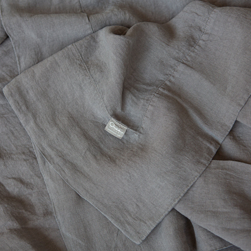 Once Milano klasický lněný ubrus se širokými okraji