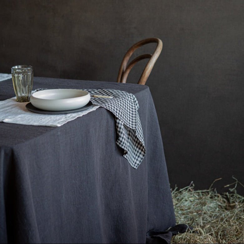 Once Milano klasický lněný ubrus se širokými okraji