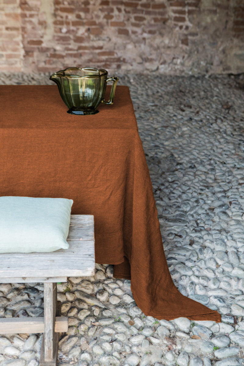 Once Milano klasický lněný ubrus se širokými okraji