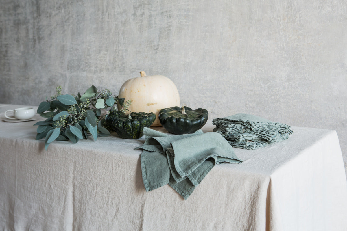 Once Milano klasický lněný ubrus se širokými okraji