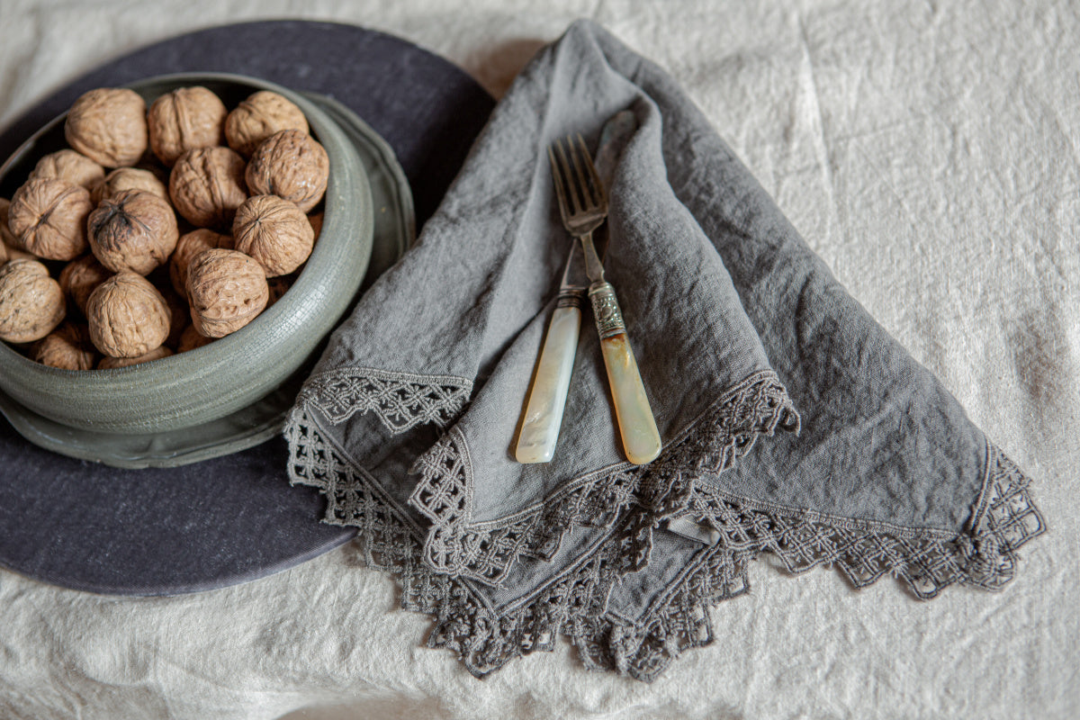 Once Milano lněný ubrousek s makramé