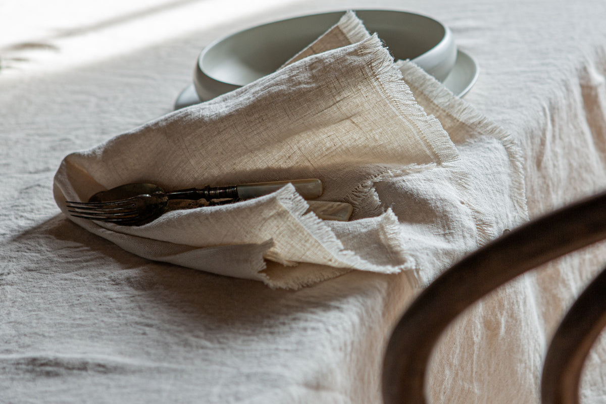 Once Milano lněný ubrousek s třásněmi