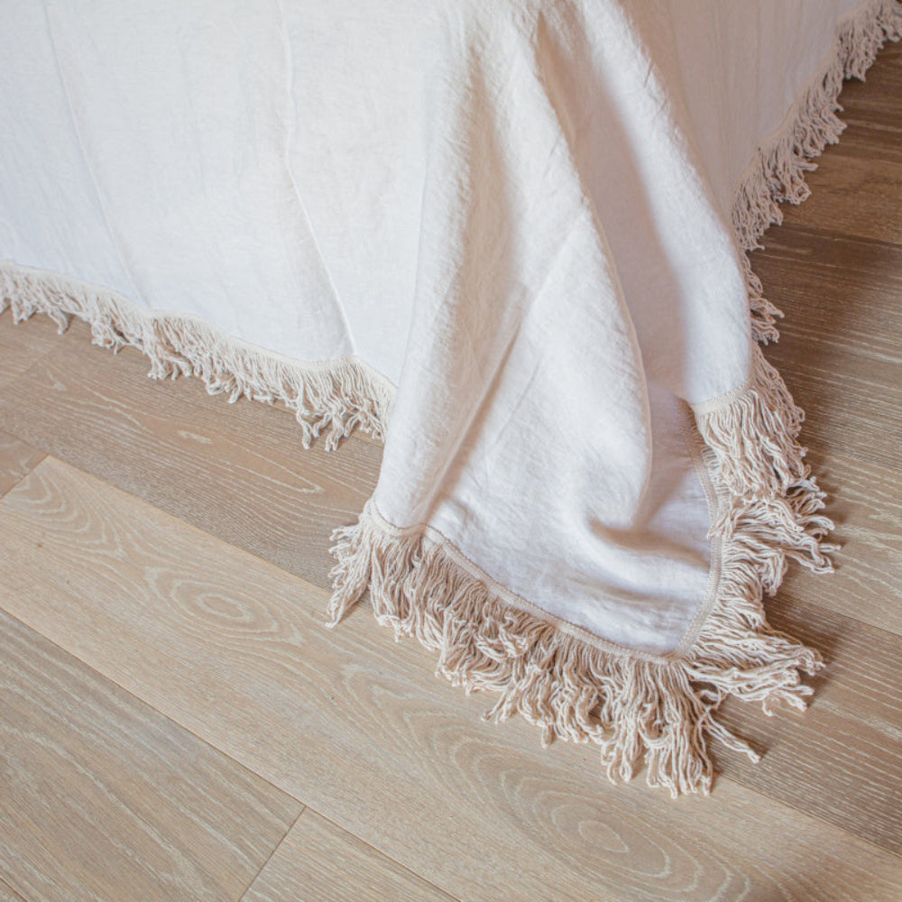 Once Milano luxusní lněný přehoz na postel s dlouhými třásněmi