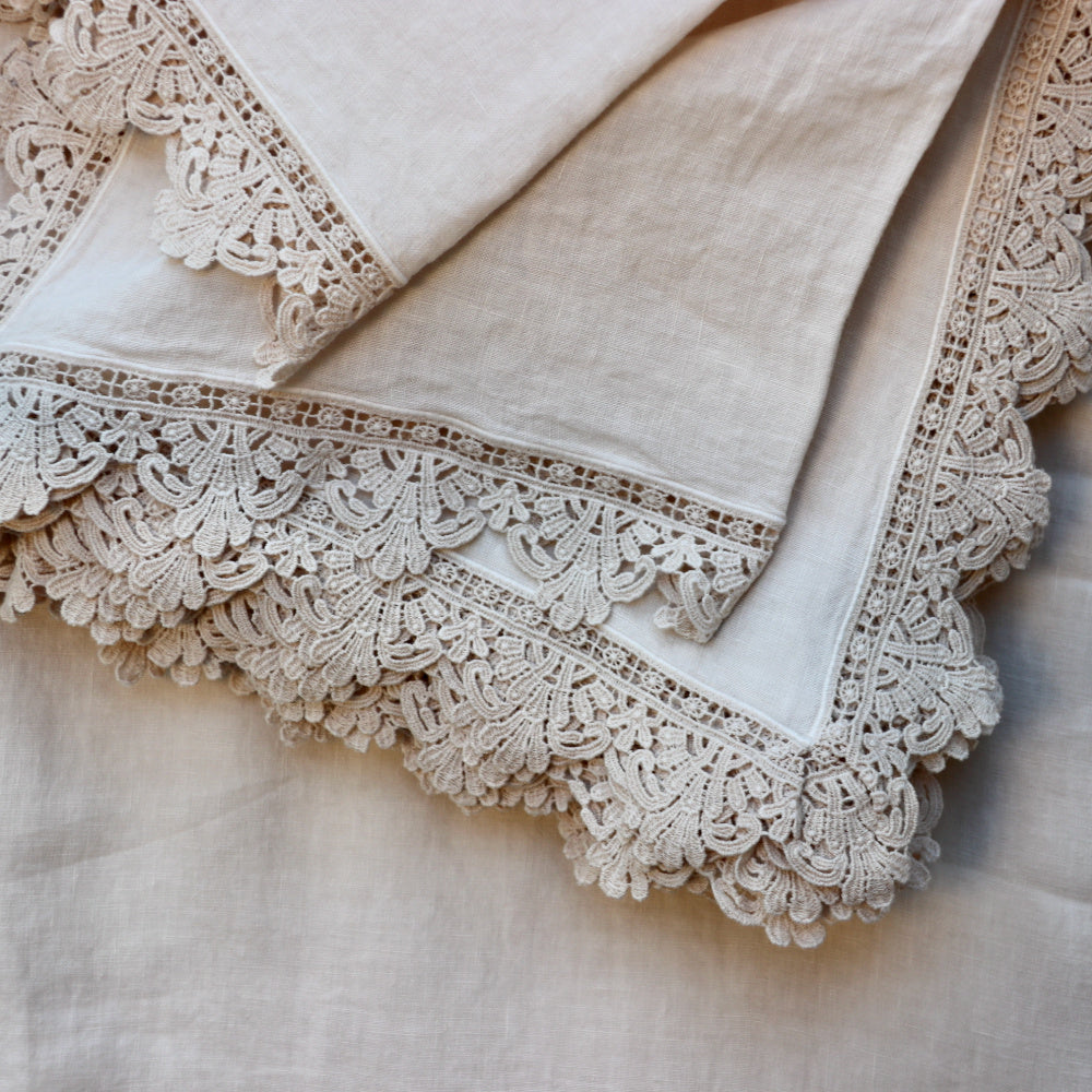 Once Milano lněný ubrousek s krajkou Sicily