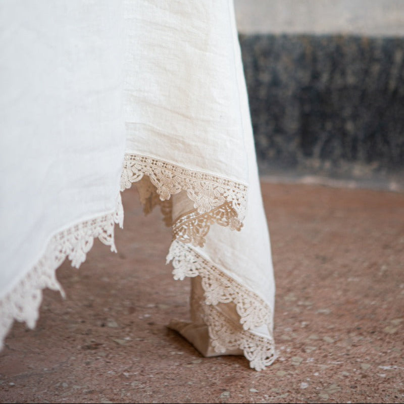 Once Milano lněný ubrus s krajkou Sicily