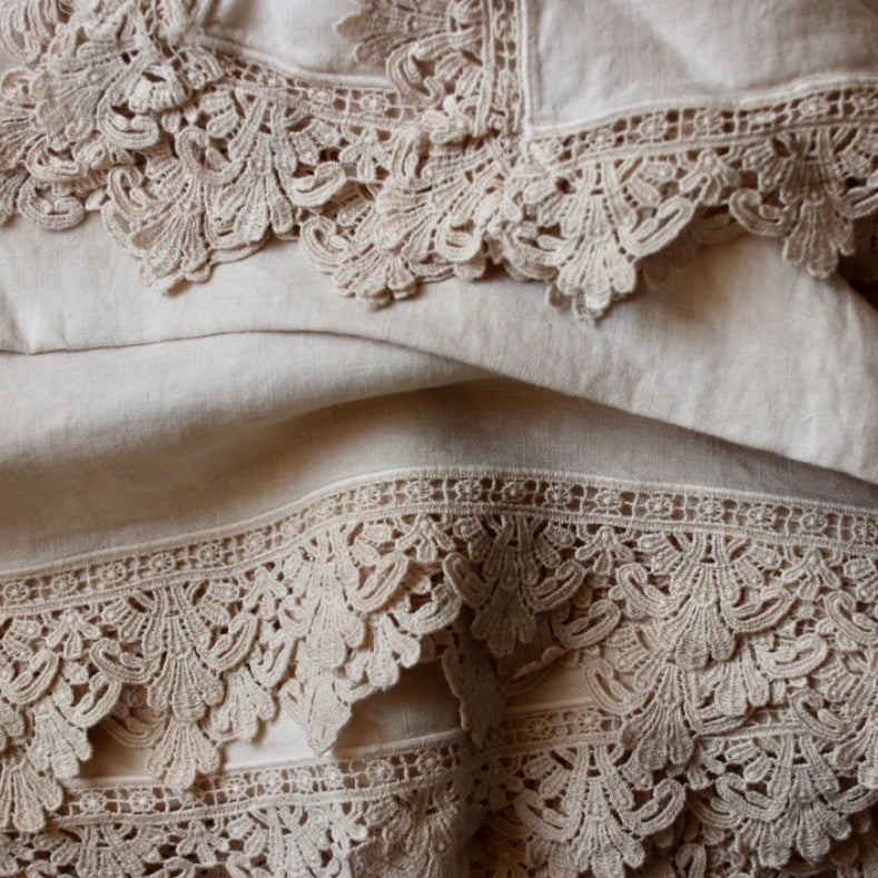 Once Milano lněný ubrus s krajkou Sicily