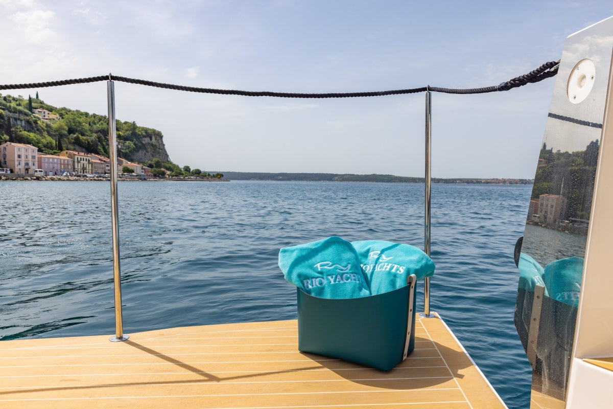 PINETTI Kožený koš OVO mini