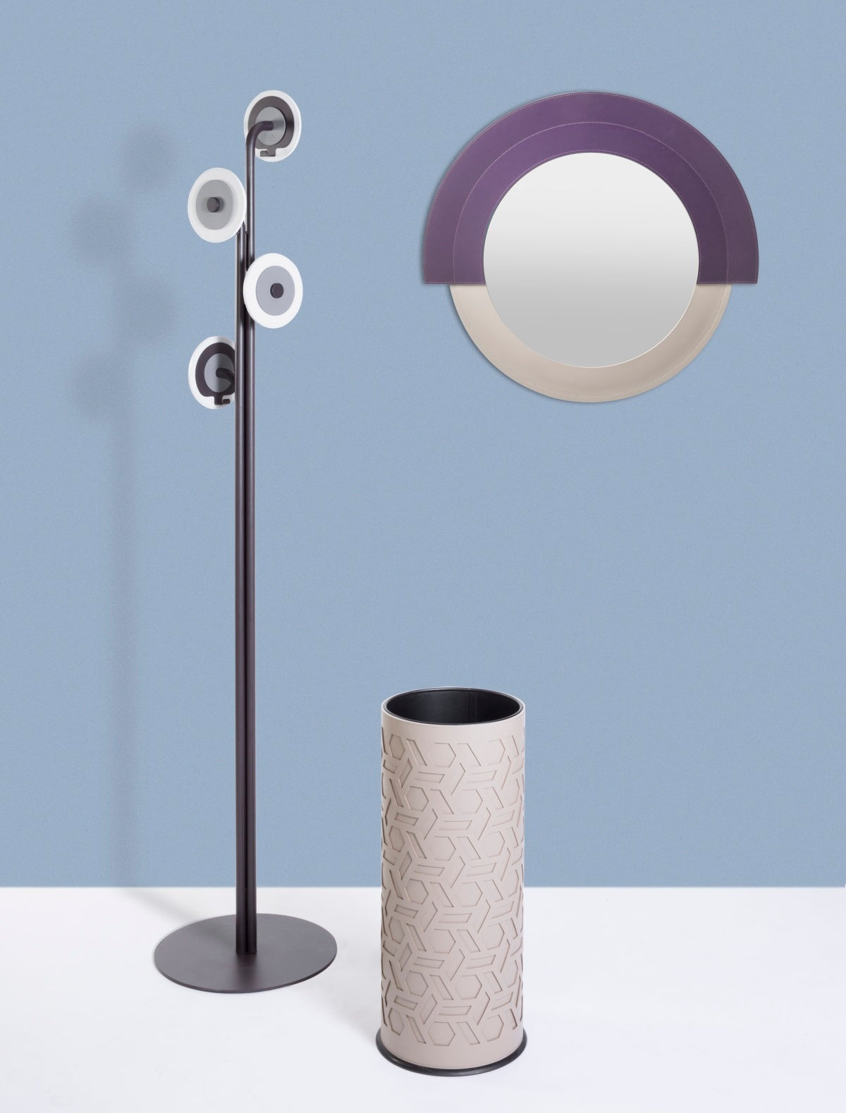 Designový kovový věšák JUNGLE s koženými prvky