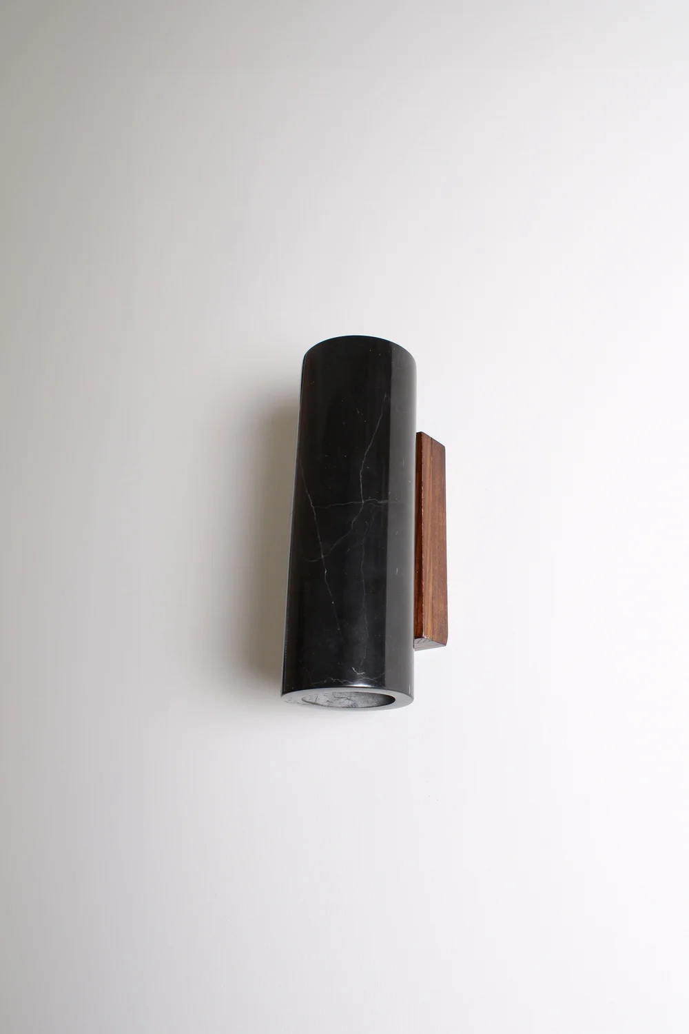 KALI RONDE nástěnné svítidlo z mramoru a dřeva